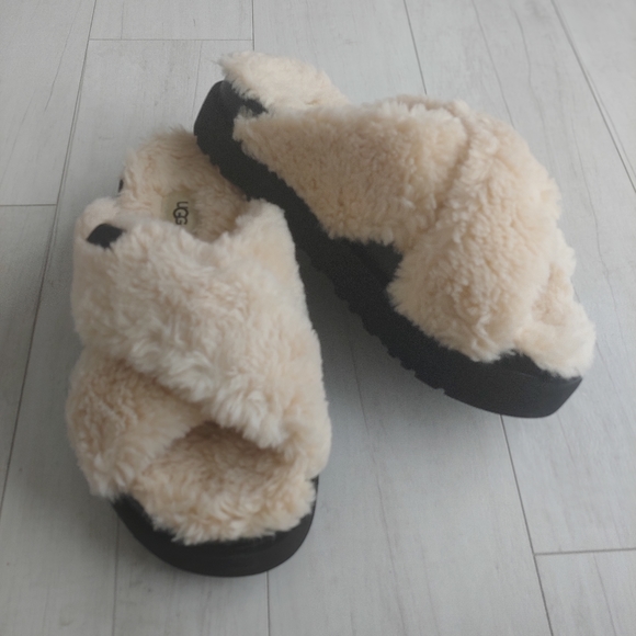 UGG NEW Fuzz Sugar Cross Slide Sandals Natural - Picture 2 of 14